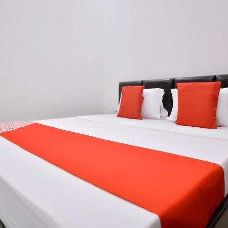 Hotel O White Solitaire Ludhiana Esterno foto