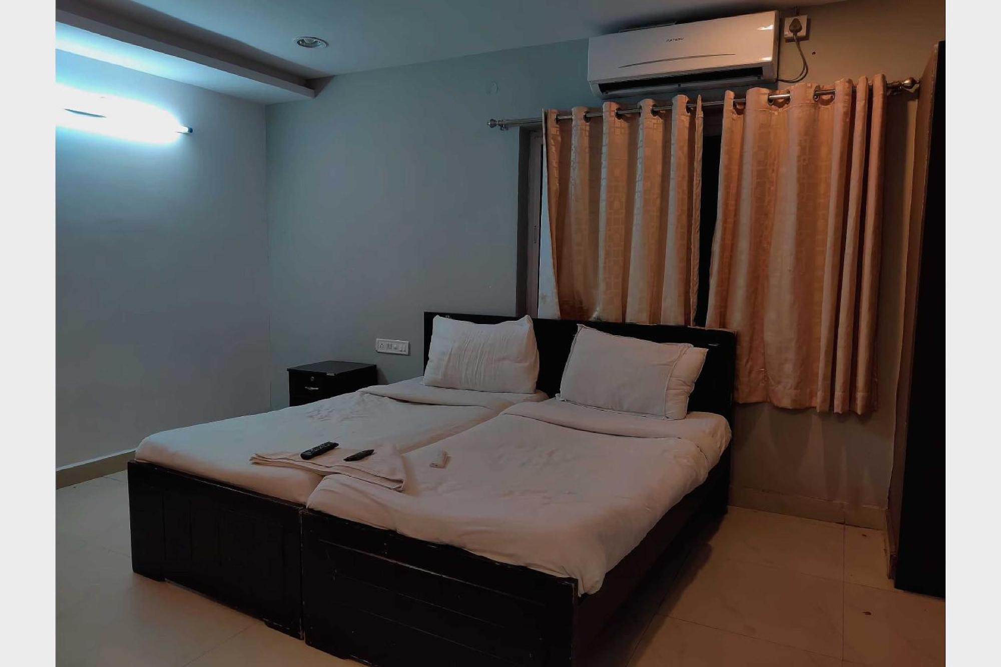 Hotel O White Solitaire Ludhiana Esterno foto