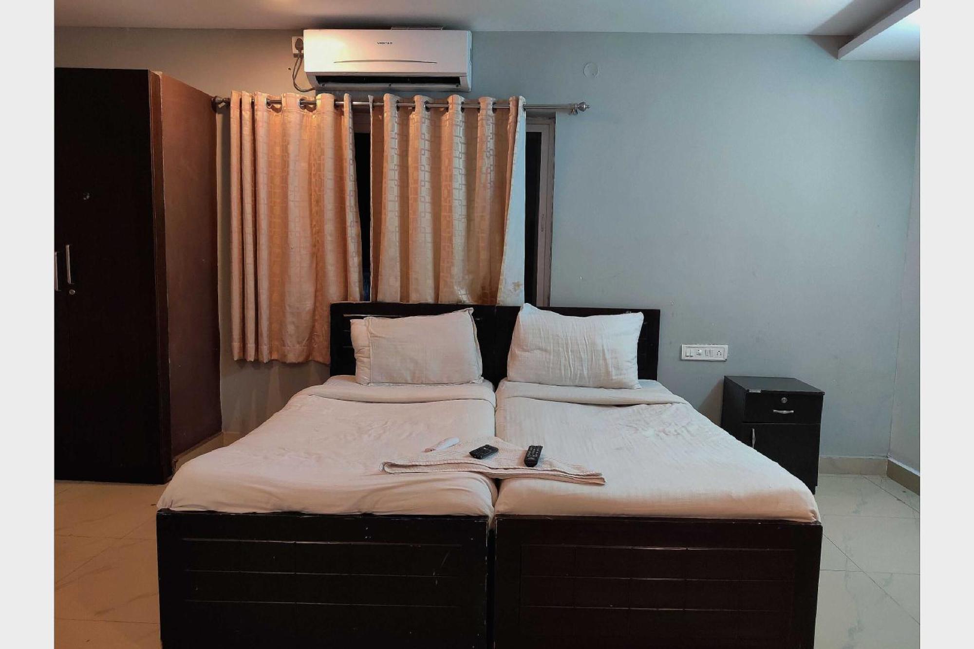Hotel O White Solitaire Ludhiana Esterno foto