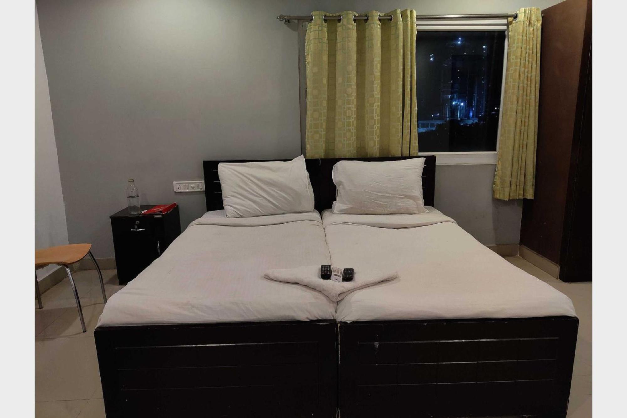 Hotel O White Solitaire Ludhiana Esterno foto