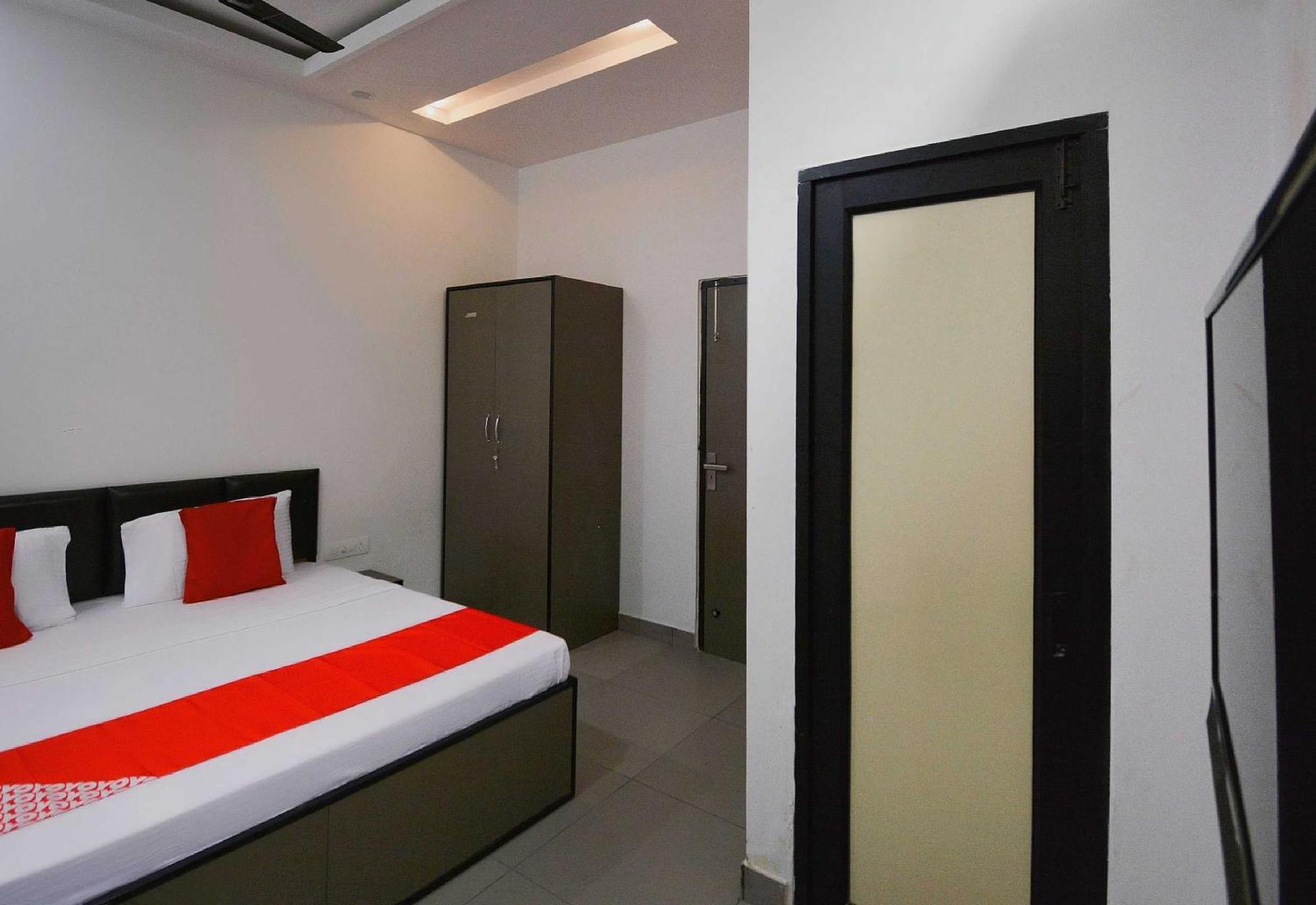 Hotel O White Solitaire Ludhiana Esterno foto