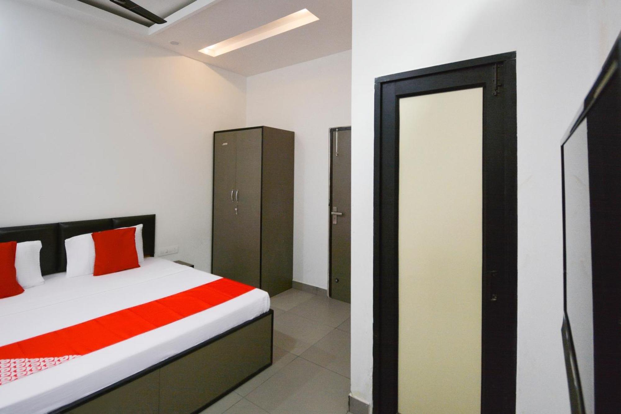 Hotel O White Solitaire Ludhiana Esterno foto